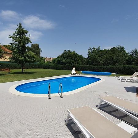 Villa Mons Aureus Popovac Exterior foto